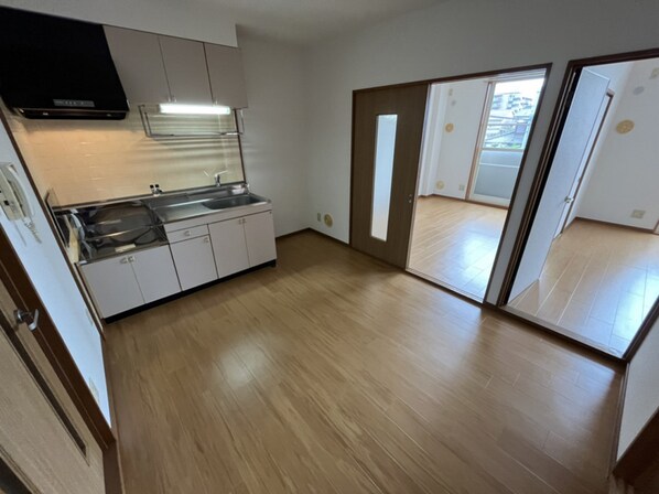 プラザ亀山の物件内観写真